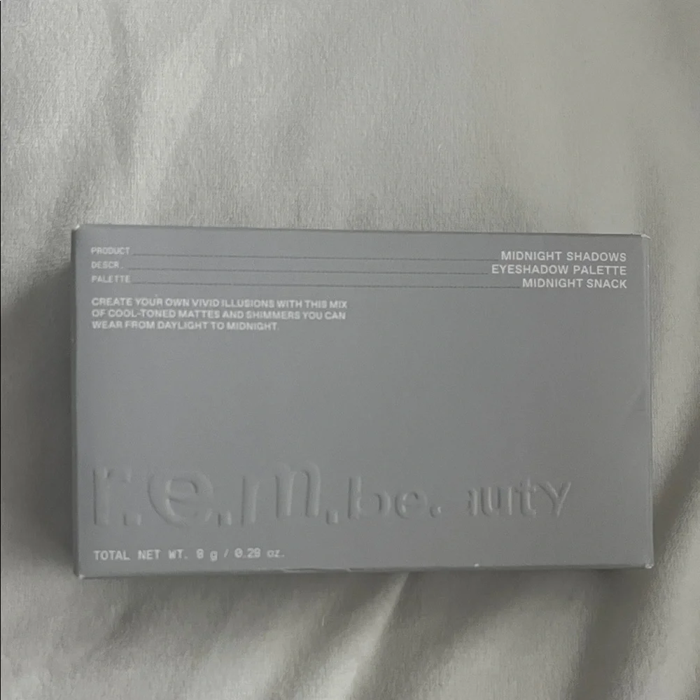 r.e.m. beauty Midnight Shadows Eyeshadow Palette - Midnight Snack
